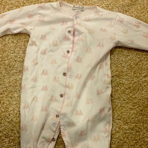 Kissy kissy pink bunny footsie